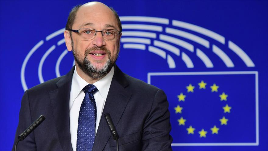 El presidente del Parlamento Europeo (PE), Martin Schulz, habla en una rueda de prensa en Bruselas, 24 de noviembre de 2016.