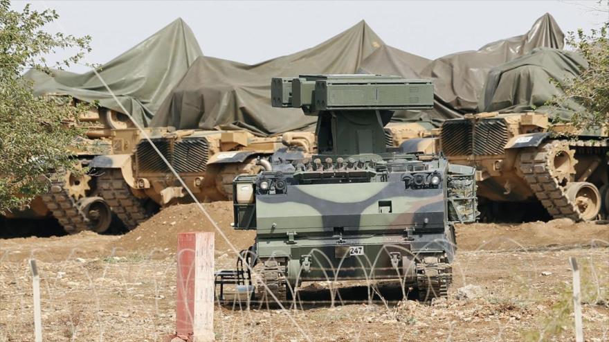 Un lanzador móvil de misiles desplegado en una base militar turca en la ciudad de Suruc, en la provincia fronteriza de Sanliurfa, 6 de octubre de 2012.