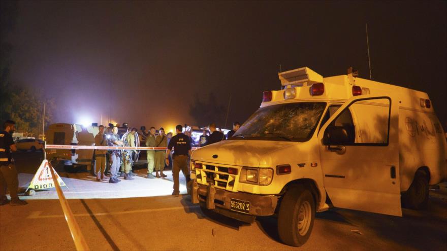 La ambulancia que transportaba a terroristas sirios heridos fue atacada por residentes de los altos del Golán, 22 de junio de 2015.