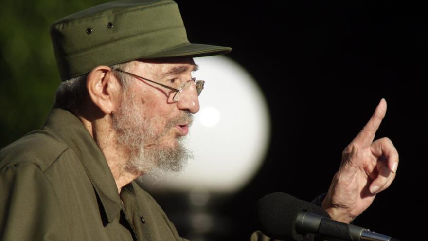 El líder de la Revolución cubana, Fidel Castro, ofrece un discurso en la Universidad de La Habana, 3 de septiembre de 2010.