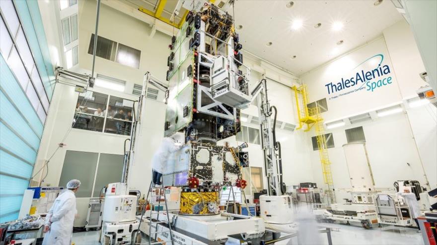 Taller de fabricación de satélites de la empresa francesa Thales Space.