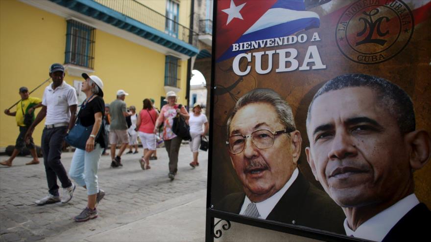 Un cartel exhibido en La Habana, capital de Cuba, antes de la visita del presidente de EE.UU., Barack Obama, a la isla, 20 de marzo de 2016.
