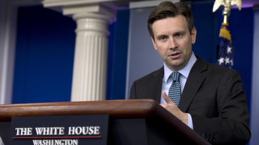 El portavoz de la Casa Blanca, Josh Earnest, durante una rueda de prensa en la sede presidencial estadounidense en Washington (capital).