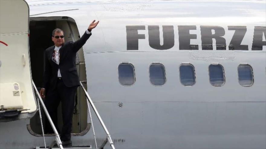 El presidente de Ecuador, Rafael Correa, antes de partir para La Habana, Cuba, a fin de participar en las honras fúnebres del líder de la Revolución cubana, Fidel Castro, 29 de noviembre de 2016.