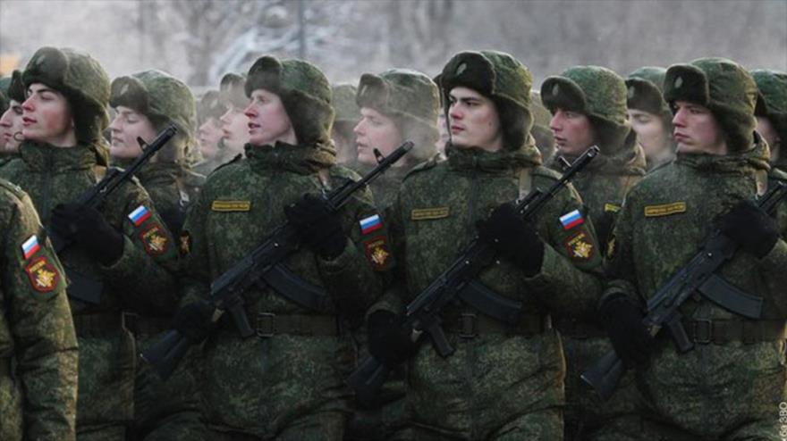 Integrantes del Ejército de Rusia durante un desfile militar.