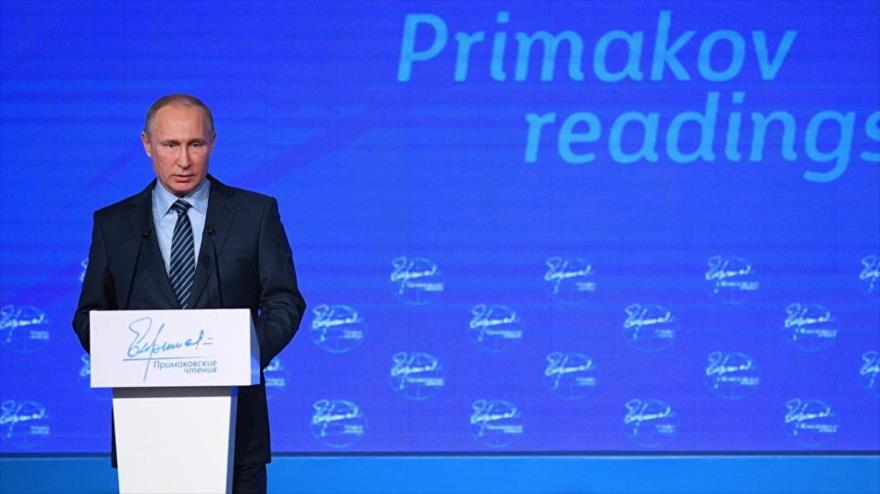El presidente ruso, Vladimir Putin, habla en la reunión final del Foro Internacional ‘Lecturas de Primakov’ en Moscú, 30 de noviembre de 2016.