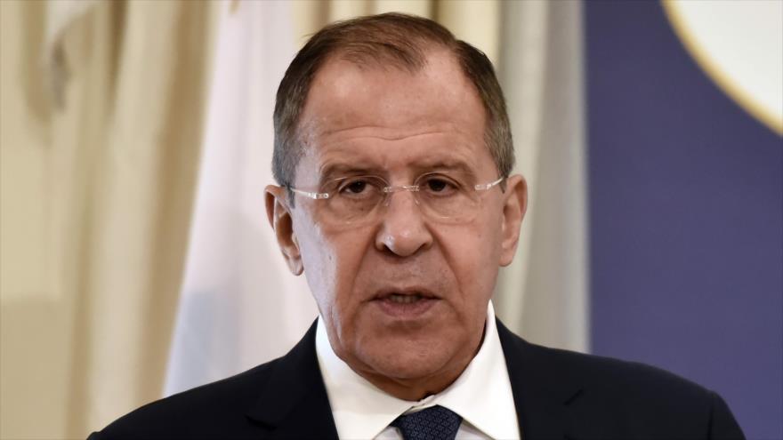 El canciller ruso, Serguei Lavrov, ofrece una rueda de prensa en Atenas, capital griega, 2 de noviembre de 2016.