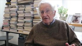Chomsky: Migrantes y afroamericanos, víctimas del neoliberalismo