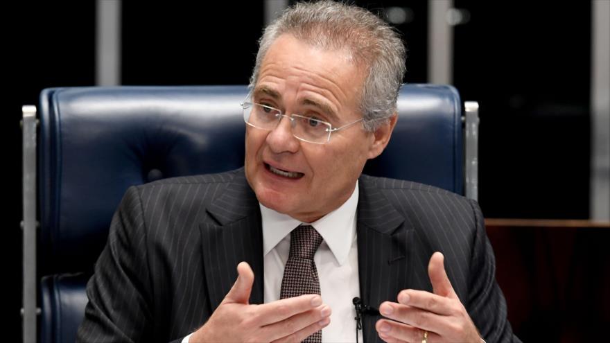 El presidente del Senado, Renán Calheiros, habla durante una audiencia pública en el Senado, Brasilia, la capital, 1 de diciembre de 2016.