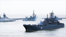 Francia se inquieta por envío de buques de guerra rusos a Crimea
