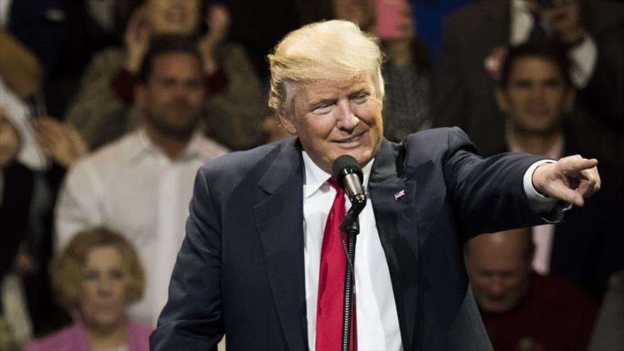 El presidente electo de Estados Unidos, Donald Trump, pronuncia un discurso en el Bank Arena, situado en Cincinnati, Ohio, 1 de diciembre de 2016.