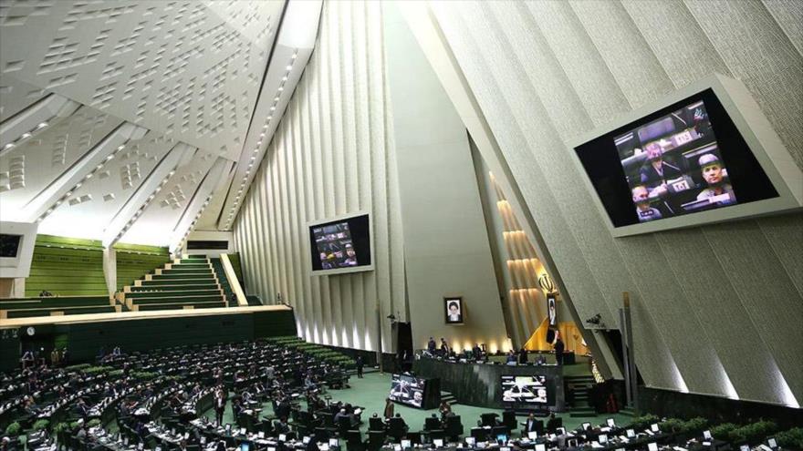 Parlamento iraní prepara plan para reanudar actividades nucleares