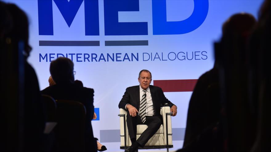 El ministro de Asuntos Exteriores de Rusia, Serguei Lavrov, participa en la conferencia de Diálogos del Mediterráneo, Roma (Italia), 2 de diciembre de 2016.