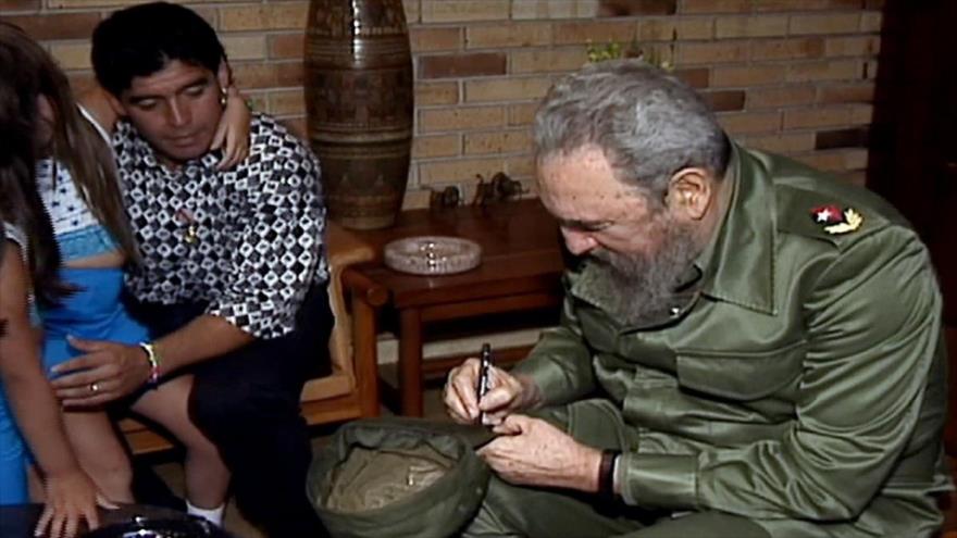 Maradona despide a Fidel: ‘Vengo a estar con mi segundo papá’