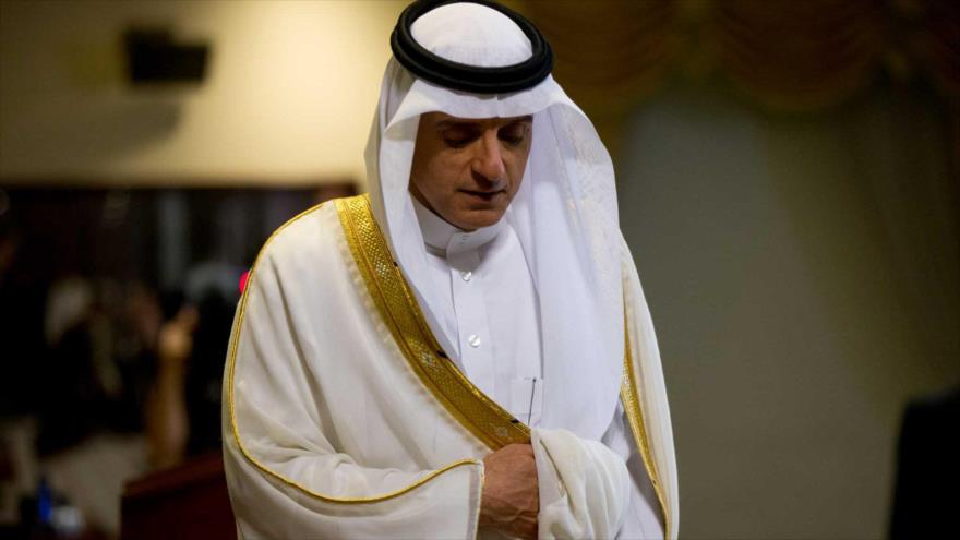 El ministro saudí de Asuntos Exteriores, Adel al-Yubeir, sale de una rueda de prensa celebrada en la embajada de Riad en Washington, capital de EE.UU.