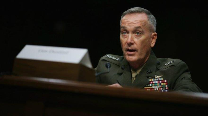 El jefe del Estado Mayor Conjunto de las Fuerzas Armadas de EE.UU., el general Joseph Dunford, en el Comité de Fuerzas Armadas del Senado de EE.UU. en Washington, 9 de julio de 2015.