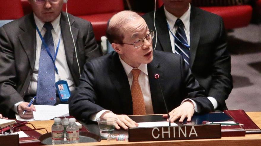 El representante chino ante la Organización de las Naciones Unidas (ONU), Liu Jieyi, interviene en una de las sesiones del Consejo de Seguridad de las Naciones Unidas (CSNU).