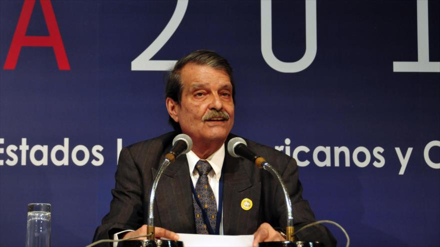 El vicecanciller cubano, Abelardo Moreno, durante una sesión de la VII Reunión de Coordinadores Nacionales de la CELAC, en La Habana, 25 de enero de 2014.
