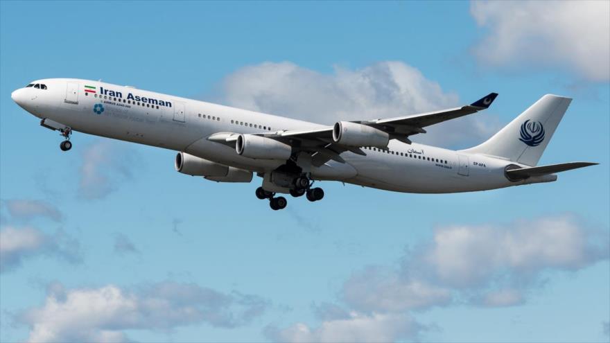 Un Airbus A340-300 de la compañía aérea iraní Aseman Airlines.