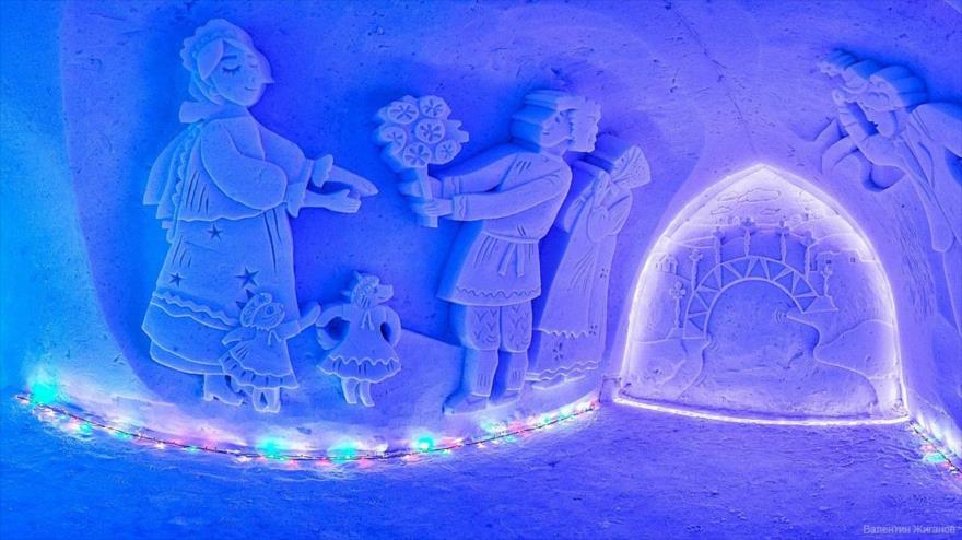 Ven cómo artistas crean un pueblo de nieve en Rusia para Navidad