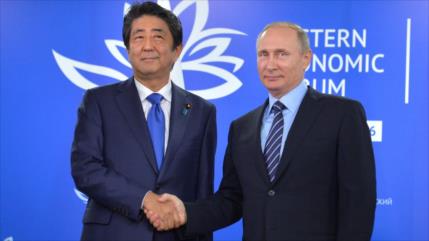 ‘EEUU, insatisfecho con la visita de Putin a Japón’