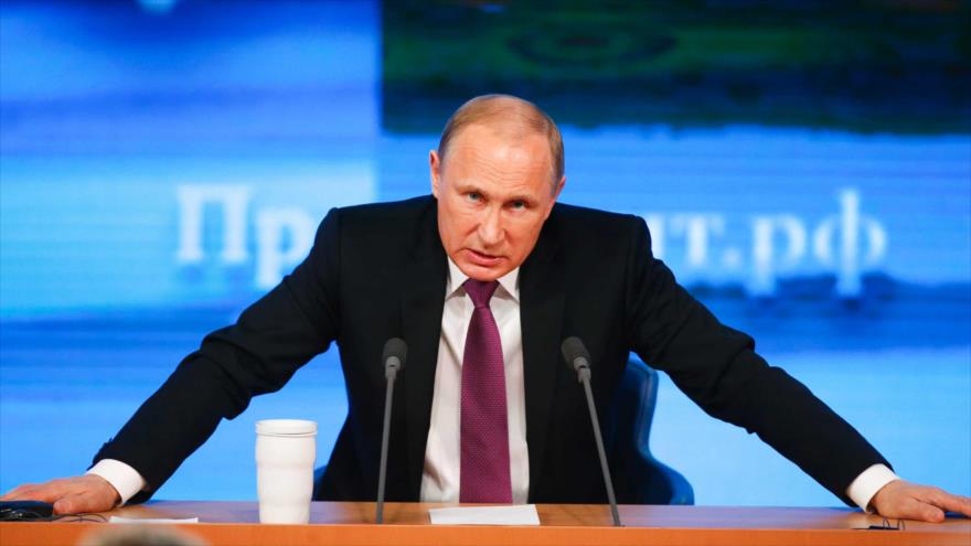 Presidente de Rusia, Vladimir Putin, ofrece una conferencia de prensa.