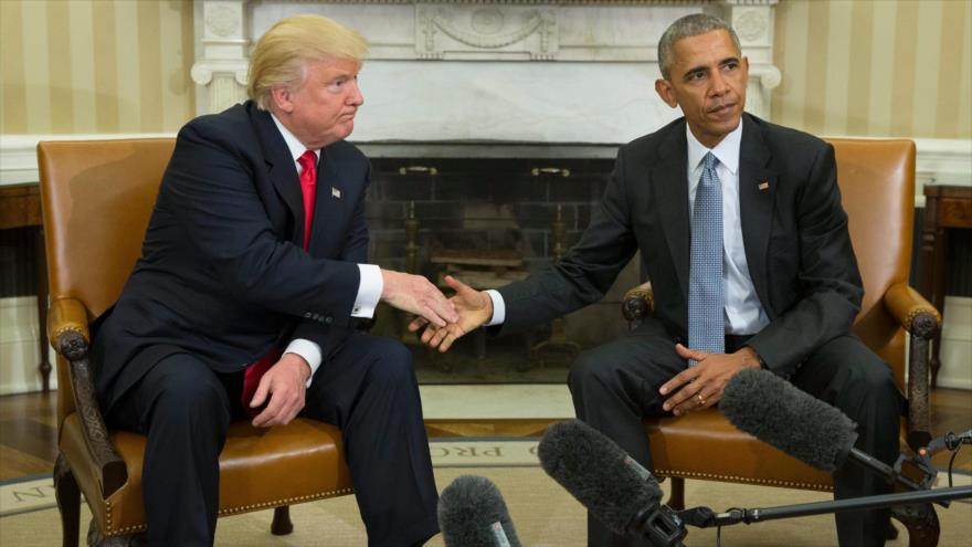 El presidente de EEUU, Barack Obama (dcha.), recibe en la Casa Blanca a su sucesor, Donald Trump, 10 de noviembre de 2016.