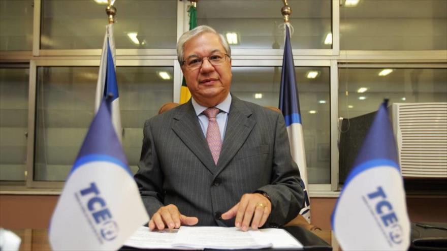 El presidente del Tribunal de Cuentas del Estado (TCE) de Río de Janeiro (Brasil), Jonas Lopes, en su despacho, 16 de junio de 2016.