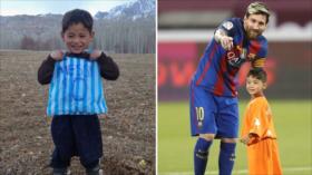 Niño afgano de camiseta de plástico de Messi conoce a su ídolo