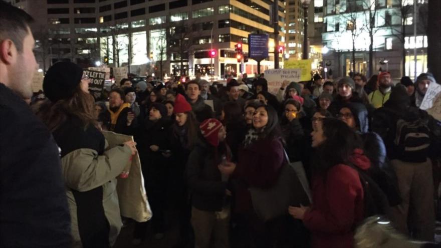 Judíos protestan en Washington contra ‘terrible’ racismo de Trump