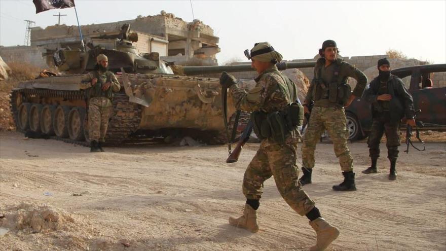 Integrantes del grupo terroristas Frente Fatah al-Sham (antiguo Frente Al-Nusra) en el norte de Siria.