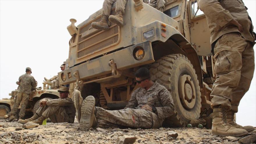 Soldados estadounidenses participan en una maniobra militar cerca de la frontera de Arabia Saudí, 18 de mayo de 2015.