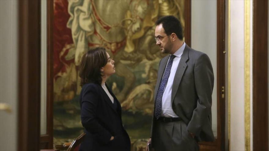 Soraya Sáenz de Santamaría y Antonio Hernando en el Congreso de los Diputados, 16 de diciembre de 2016.