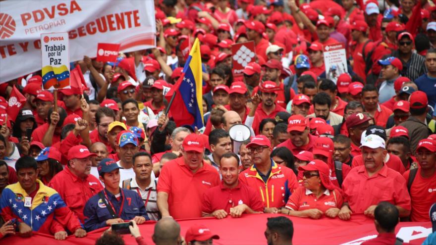 Miles de venezolanos marchan contra el golpismo de la oposición