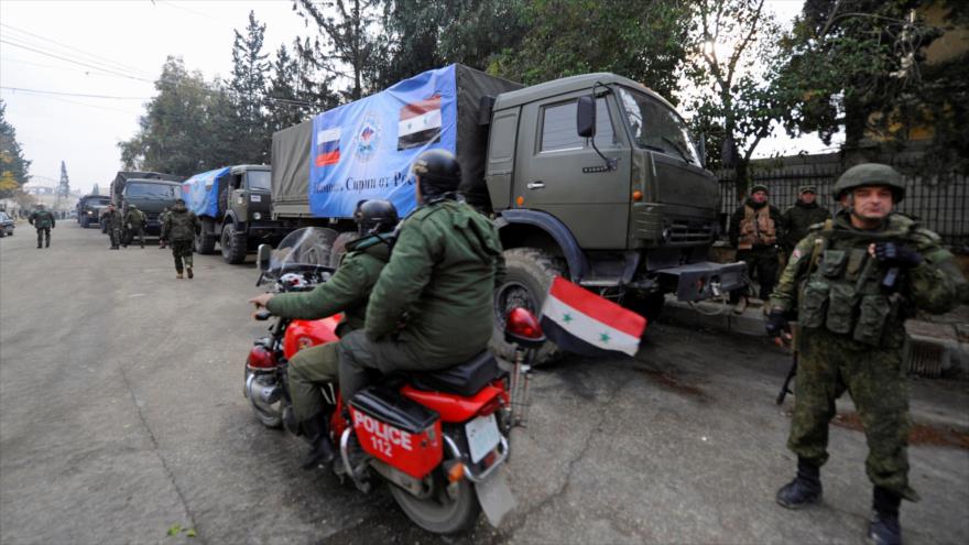 Soldados rusos vigilan las calles de la ciudad siria de Alepo (noroeste), 4 de diciembre de 2016.