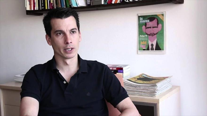 El ex teniente del Ejército de Tierra de España Luis Gonzalo Segura, ofrece una entrevista a La Marea,16 de julio de 2014.