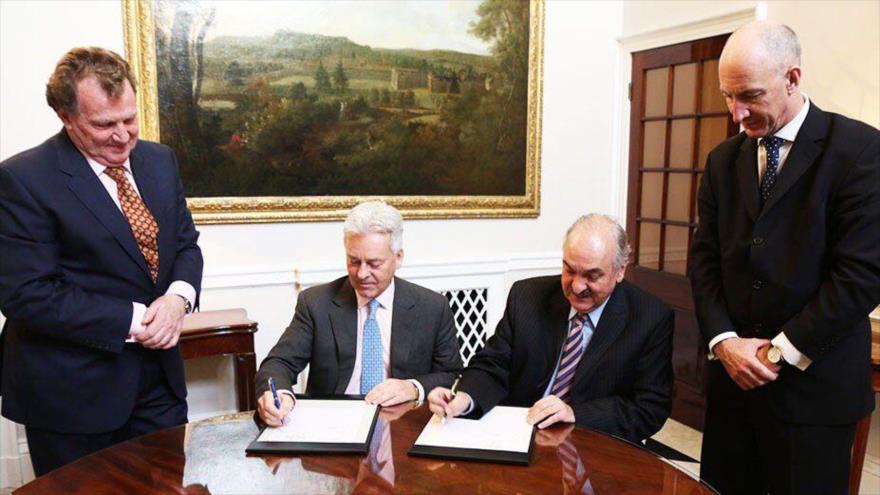 De izquierda a derecha, el embajador argentino ante el Reino Unido, Carlos Sersale di Cerisan; el vicecanciller del Reino Unido, Alan Duncan; su par argentino, Pedro Villagra Delgado, y el embajador británico en Buenos Aires, Mark Kent.