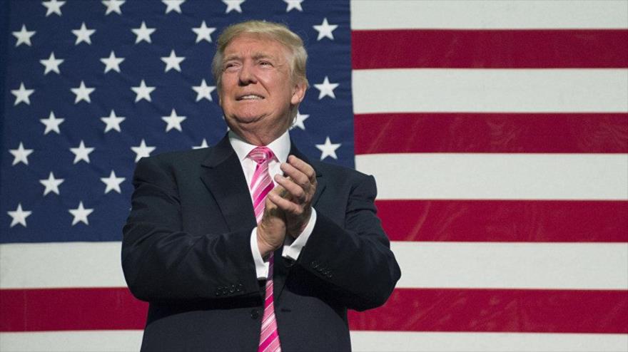 El presidente electo de Estados Unidos, Donald Trump, ofrece un discurso ante sus partidarios.