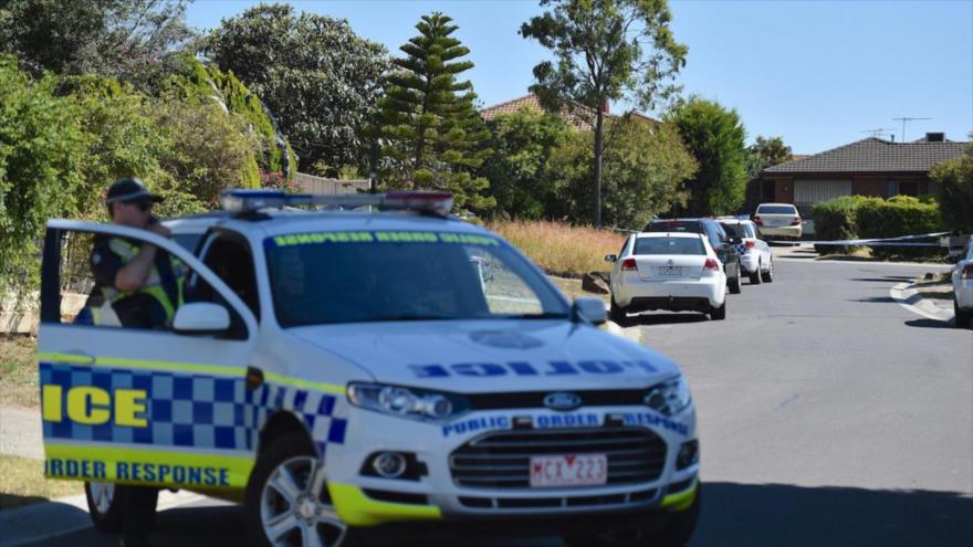 La Policía australiana realiza una redada en un barrio de Melbourne para detener a varias personas que proyectaban varios atentados el día de Navidad en el centro de la mencionada urbe, 22 de diciembre de 2016.