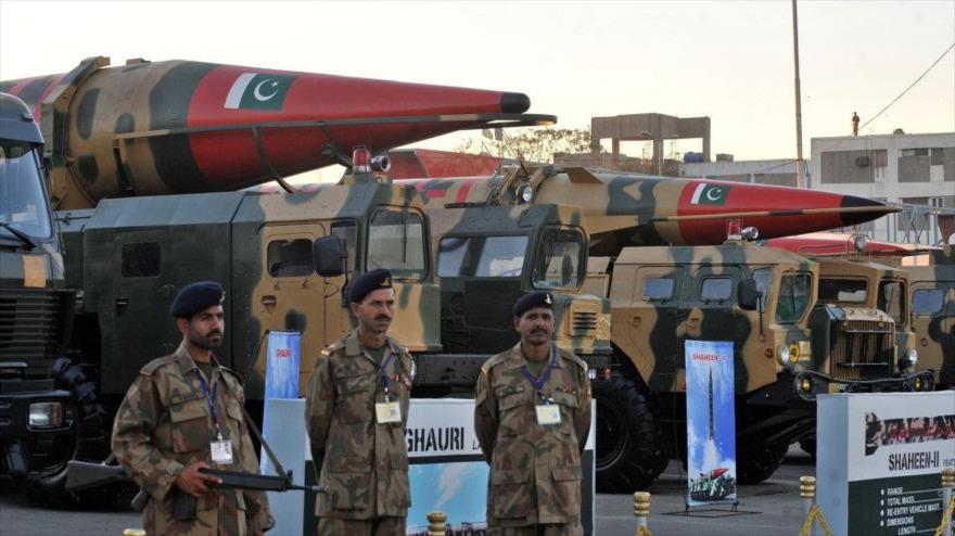Misiles nucleares de las Fuerzas Armadas de Paquistán son presentados en la Exposición Internacional de Defensa en la ciudad paquistaní de Karachi (sur).