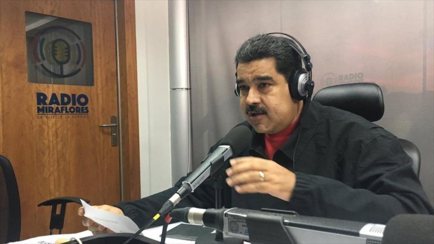 Maduro ratifica a Papa su compromiso de dialogar con la oposición