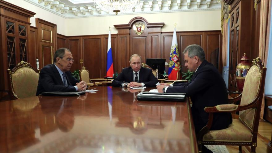 Putin anuncia ‘reducción’ de la presencia militar rusa en Siria