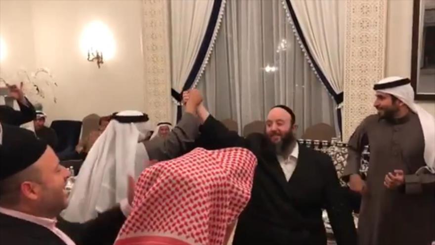 Rabinos sionistas bailan en Baréin una canción antipalestina