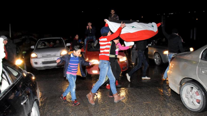 Civiles en Alepo celebran anuncio de tregua en Siria