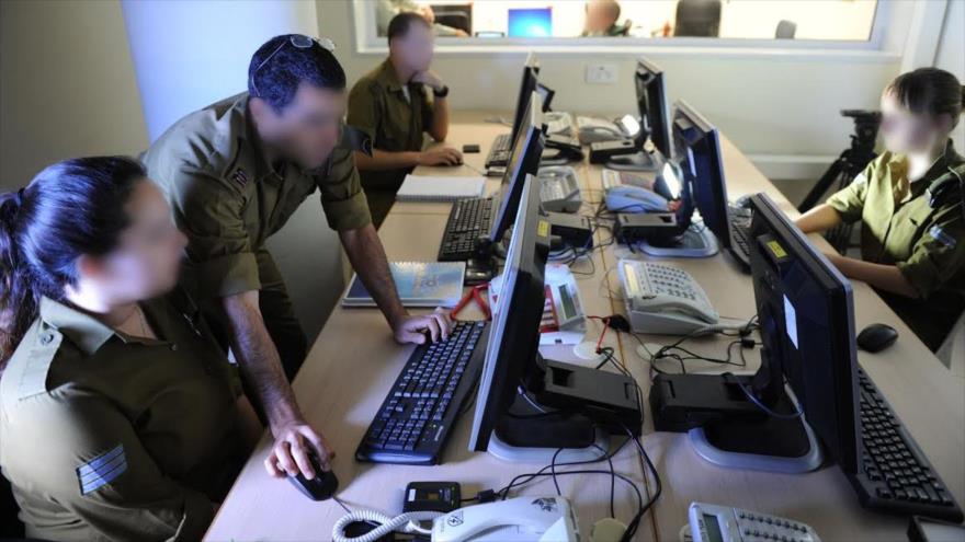 Miembros de la unidad cibernética de las fuerzas de guerra del régimen de Israel (IDF, por sus siglas en inglés).