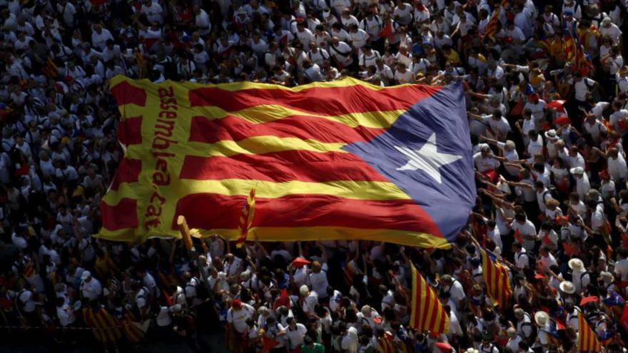 Los catalanes celebran la Diada, o el Día de Cataluña, región nororiental de España,11 de septiembre de 2016.