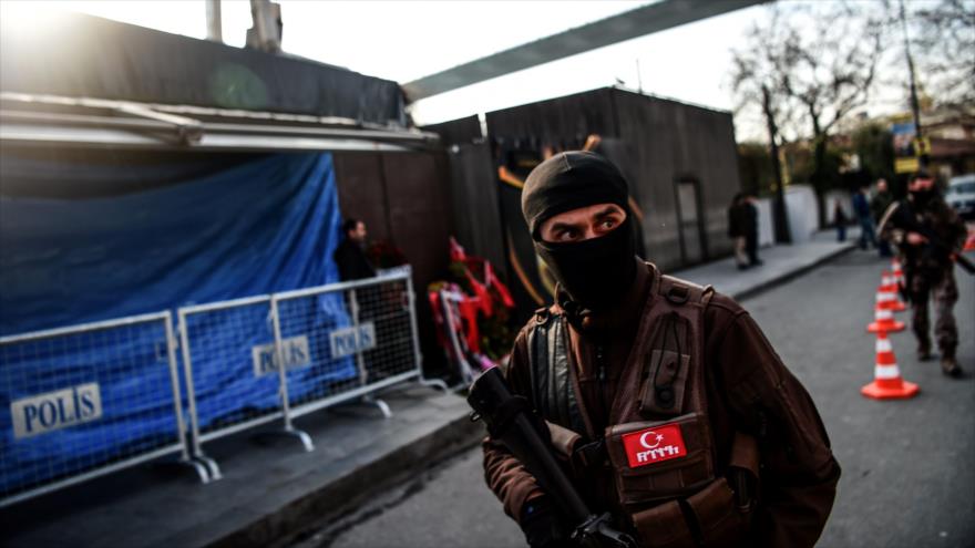 Fuerzas especiales turcas desplegadas en las calles de Estambul, la metrópoli del noroeste de Turquía, 4 de enero de 2017.