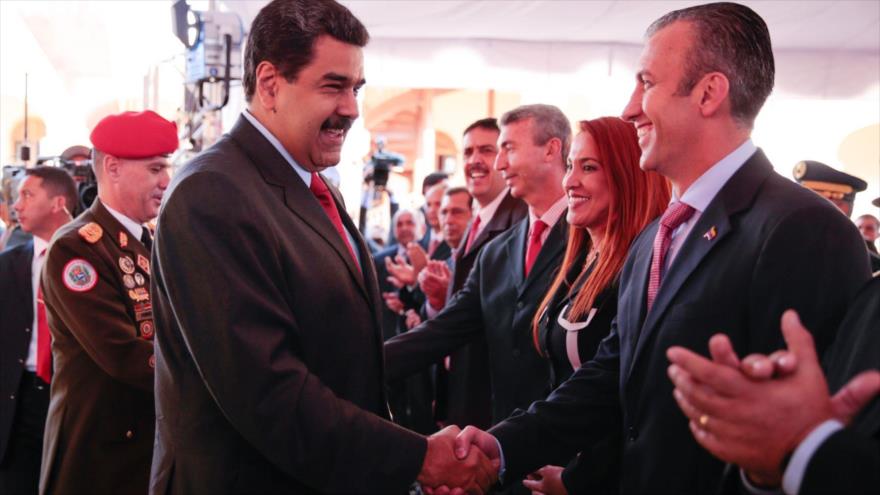 Maduro elige a su sucesor en caso de ser revocado por opositores