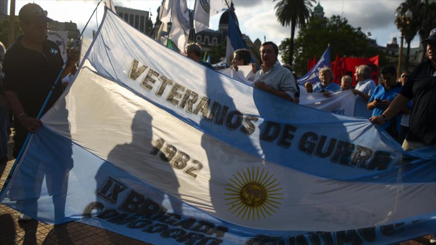 Excombatientes de la guerra de las islas Malvinas exigen al Gobierno que recupere la soberanía de Argentina en las islas, 3 de enero de 2017.