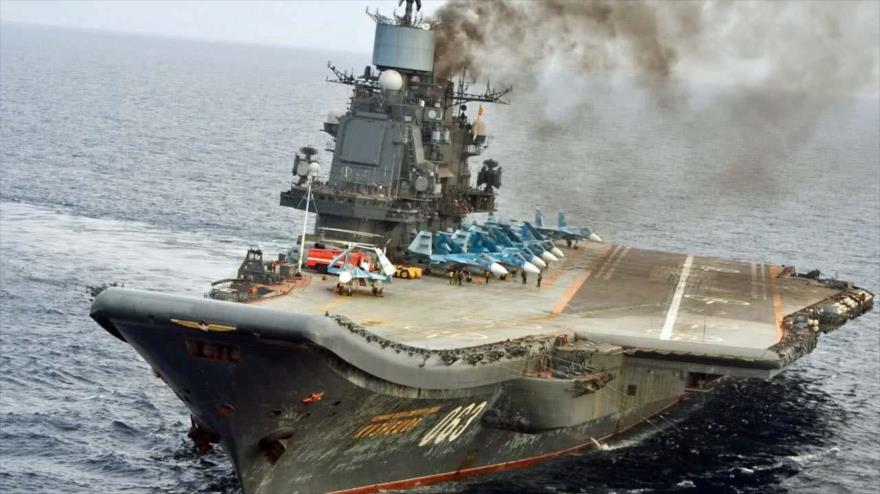 El portaaviones Almirante Kuznetsov es el buque más grande de Rusia y es un portaaviones con un poderoso arsenal de misiles. 